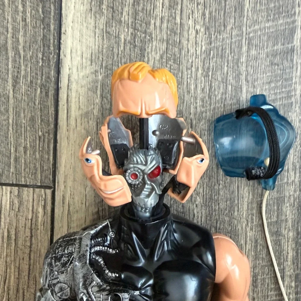 VTG 1998 Mattel Max Steel Action Figure Cyborg Bio-Link Transforming Head 12